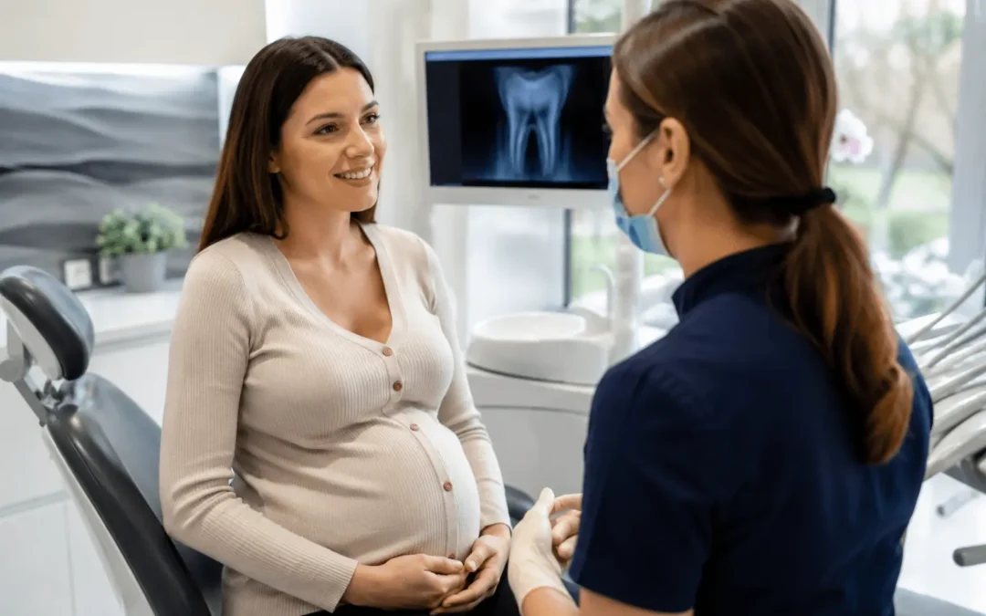 Donna in gravidanza durante una consulenza odontoiatrica presso uno studio dentistico moderno a Rimini